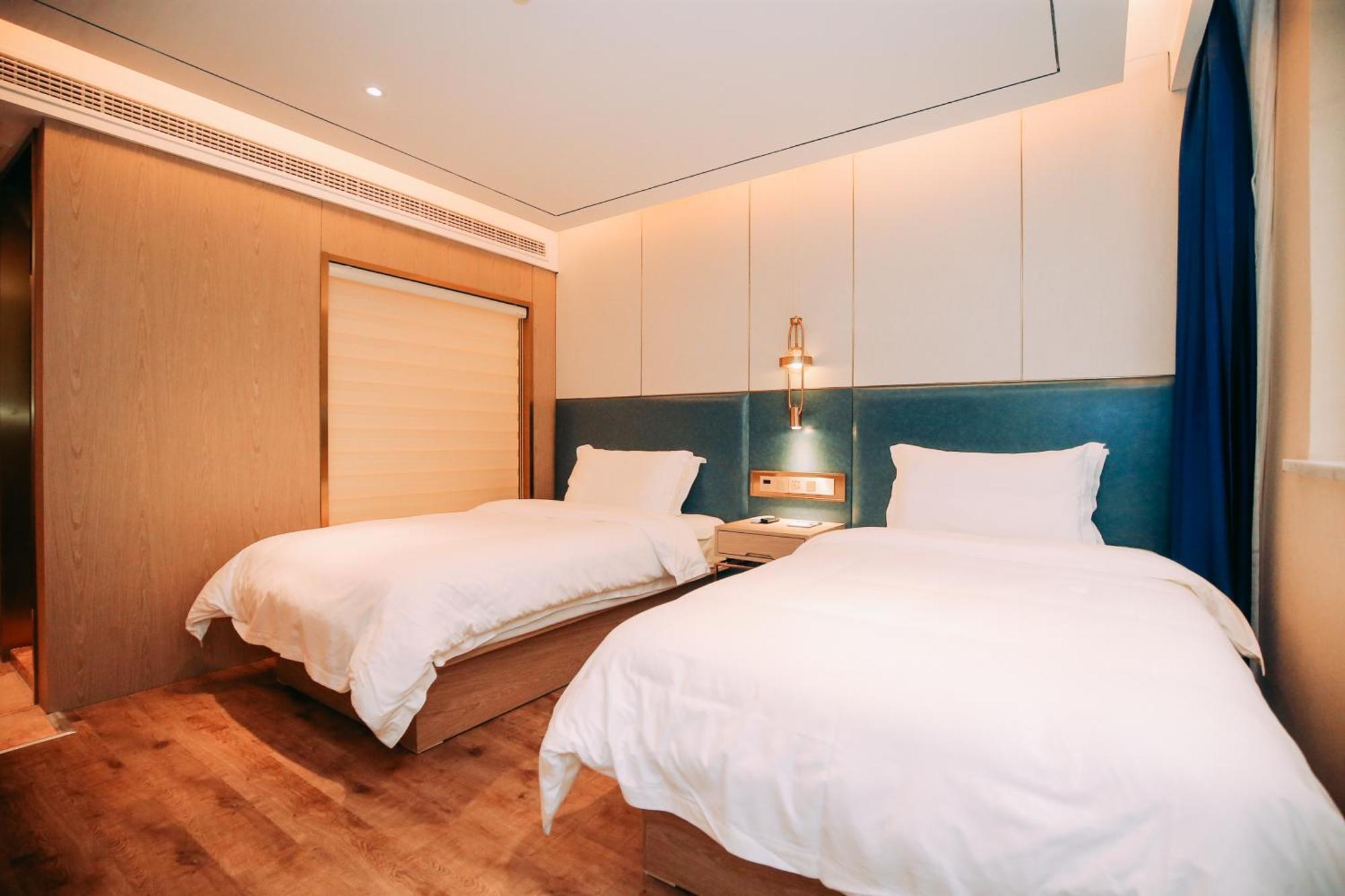 Waiting Jinqiao Branch Hotel 3*